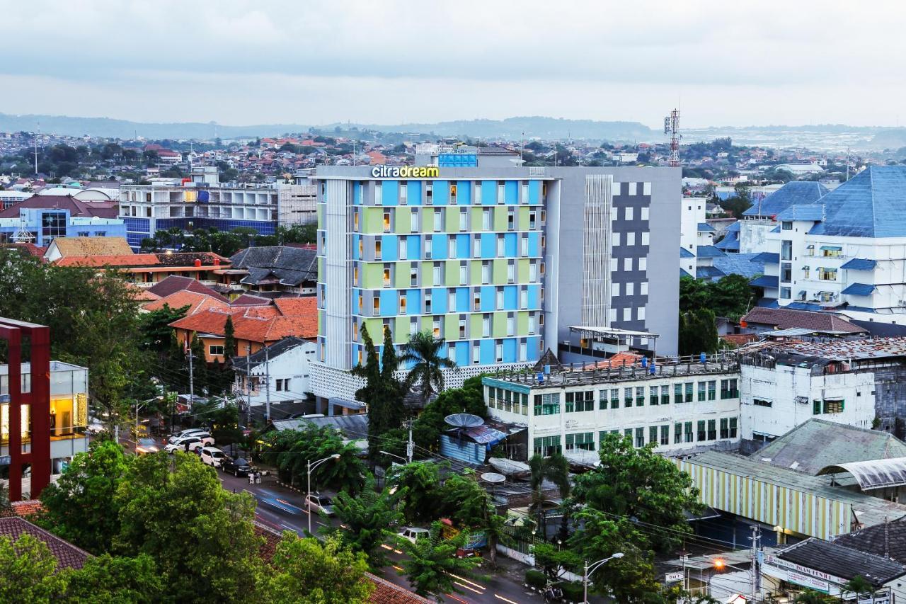 Hotel Citradream Semarang Bagian luar foto