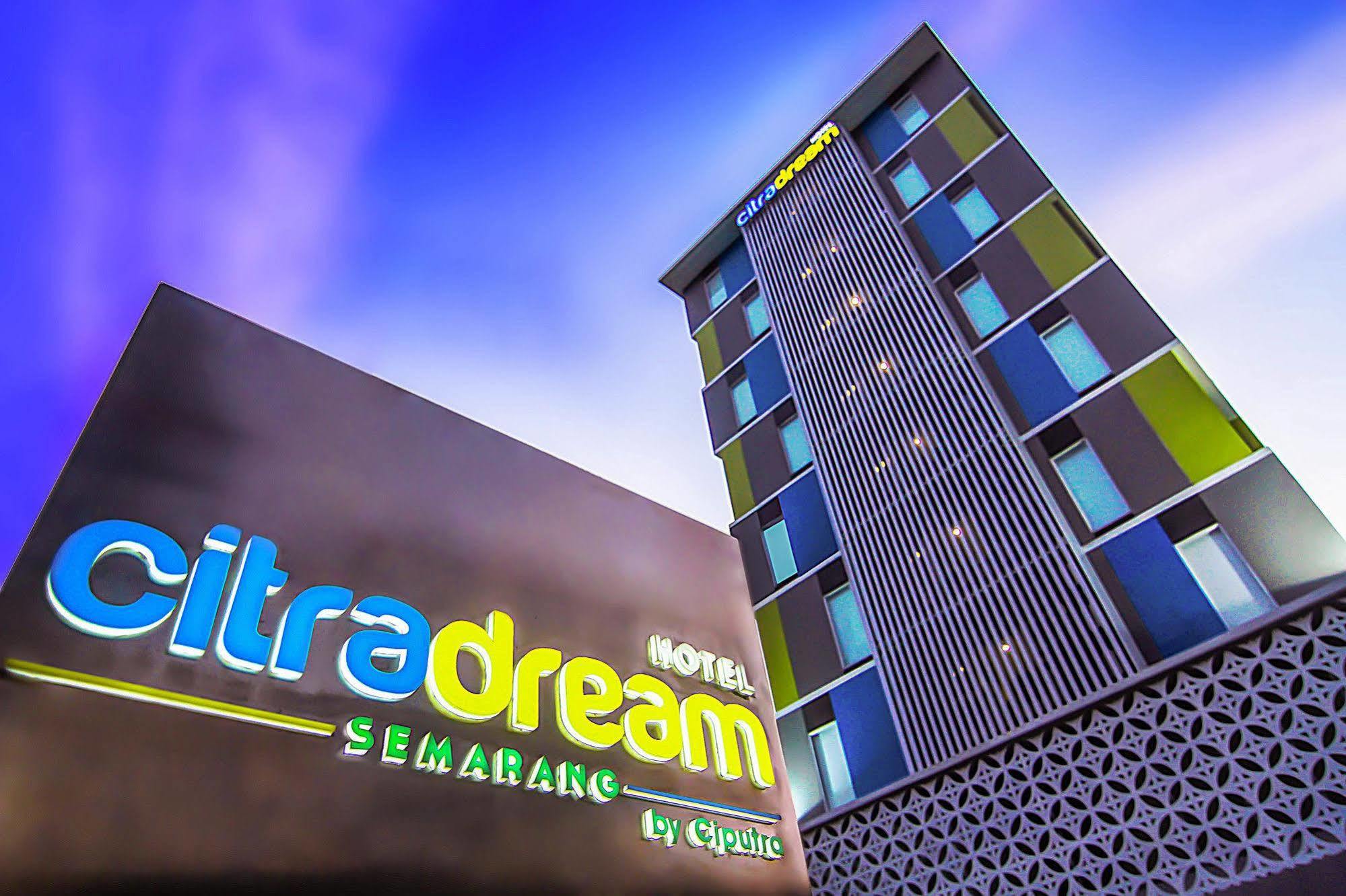 Hotel Citradream Semarang Bagian luar foto